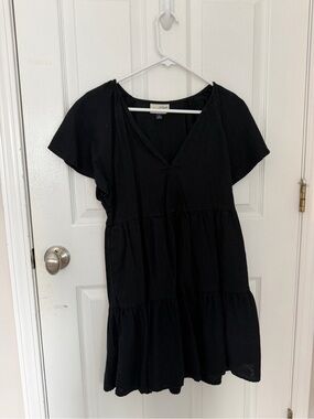 Universal Thread Black V-Neck Tiered Mini Dress